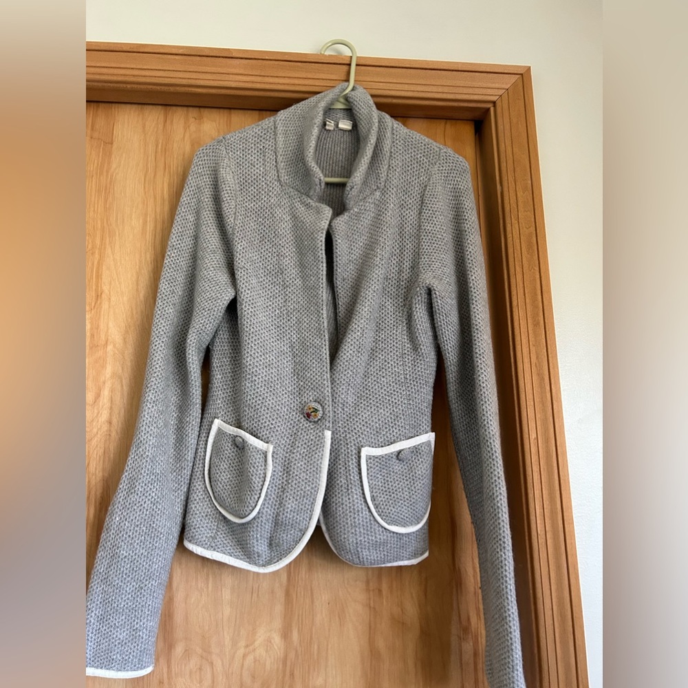 Anthropologie Moth Sweater Cardigan gray with flower button Medium